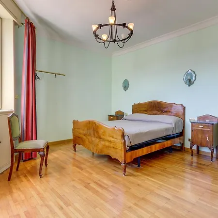 Luxury Colosseum View Apartment Rome